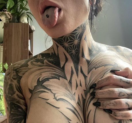 ravenwynter pornographic star img