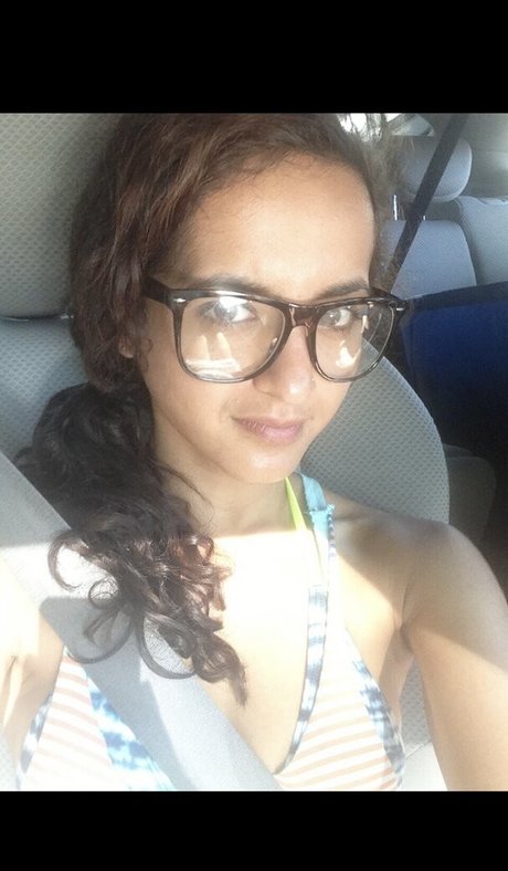 Eden Mama hot model photos