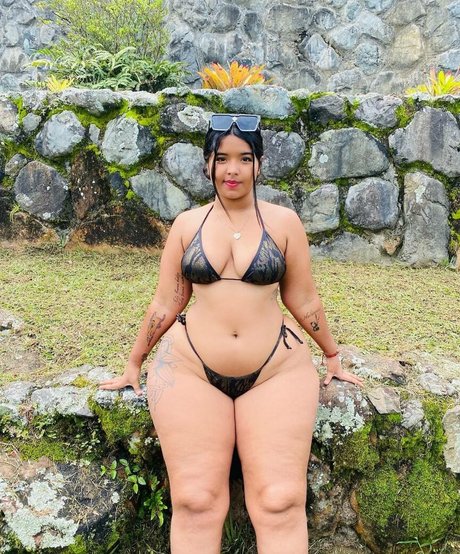 Angiecoss nude star photo