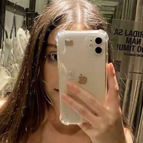 Alya Soft5 naked actress pic