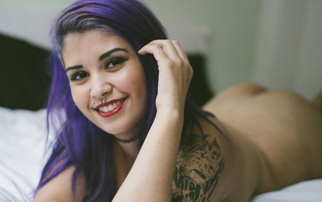 Lorry Suicide exclusive actress archive