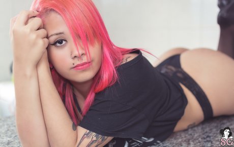 Lorry Suicide xxx model archive