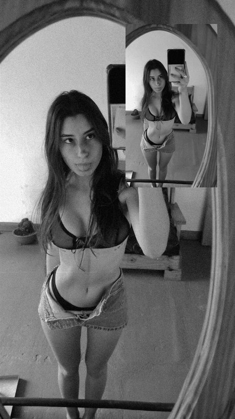 Flor Laneve pornstar naked images