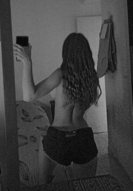 Flor Laneve pornstar naked pic