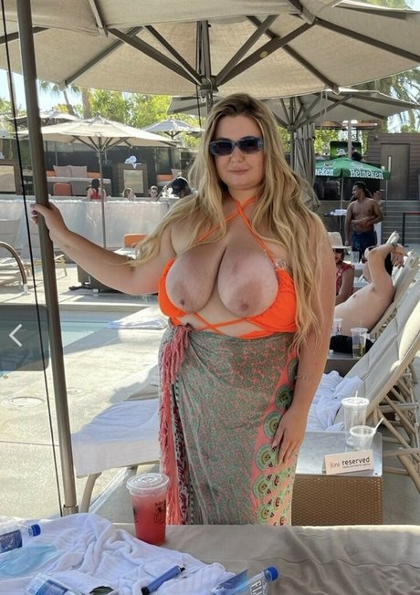 Megan Cullison star erotic photo