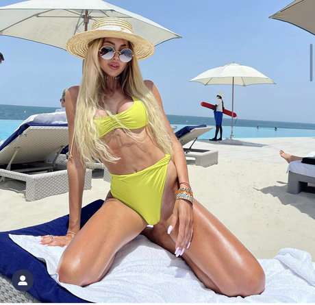 Julia Dybowska naked actress pics