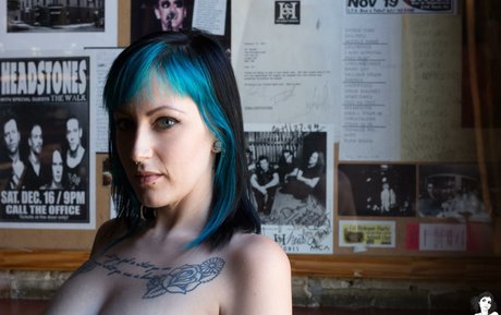 Clea SG nude pornstar photo