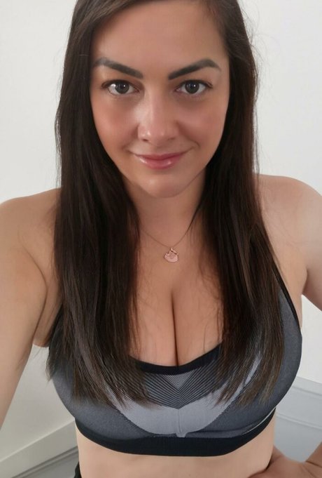 Eva Lou nude pornstar pic