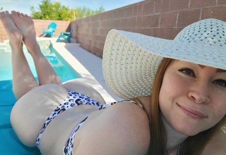 Scarlett Shields pornstar exclusive photo