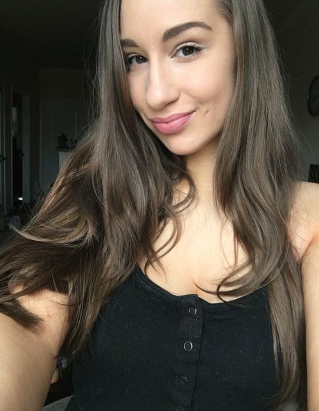 Ms5000Watts pretty model photo