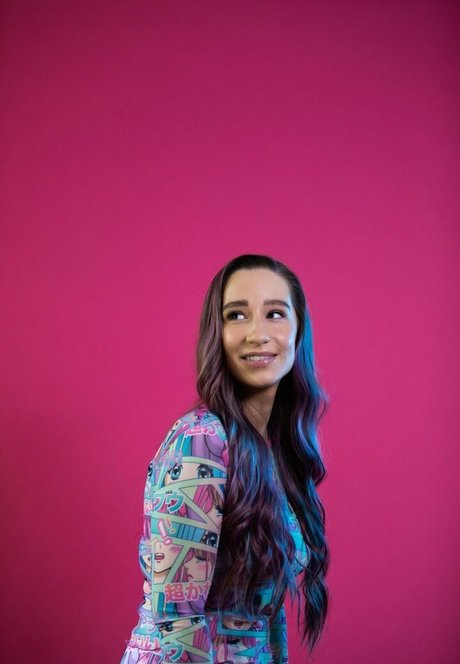 Ms5000Watts nice actress photos