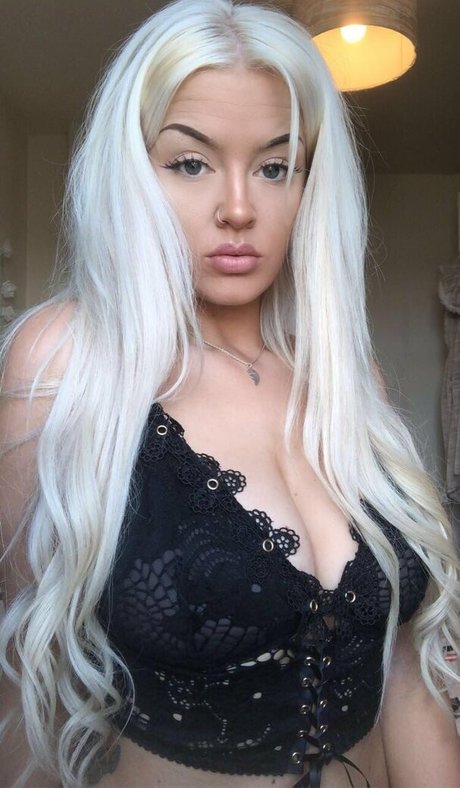 Xcandylashes hot pornstar picture