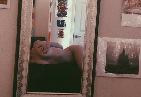 Mackdaddybaby pretty pornstar image