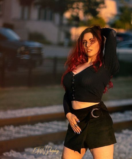 Amber Lee Connors model nude pics