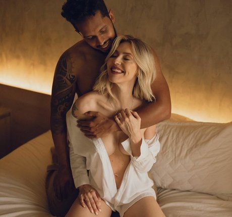 Adri Freitag star art image