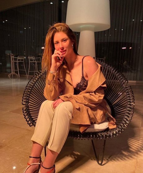 Mia Bar star nice img