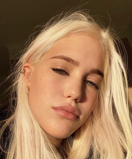 louisabooysen pornstar sexy pictures