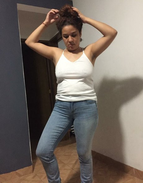 Antonela model high quality photos