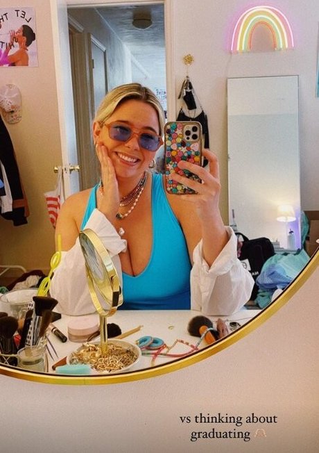 Emma Topps star nude pic