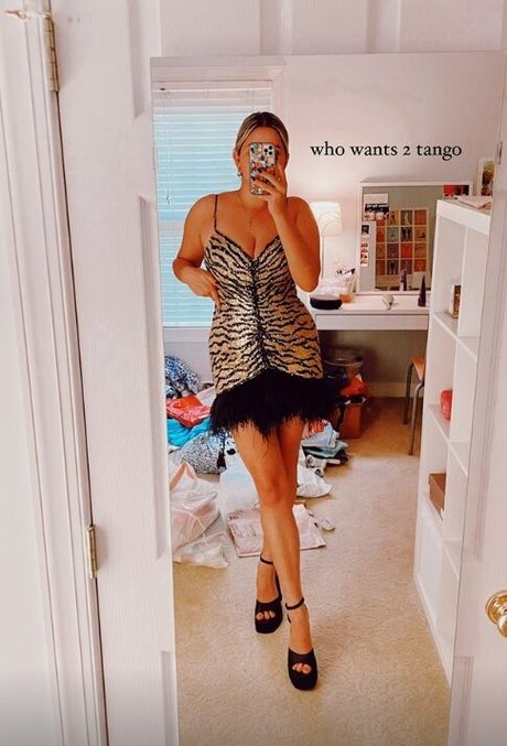 Emma Topps star nude pictures