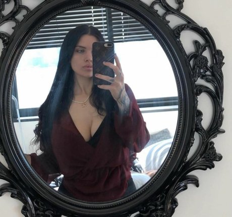 Alyssa Tognetti exclusive star pic