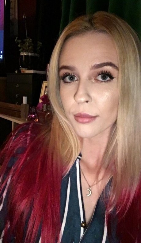 courtneymarsh__ free pornstar img