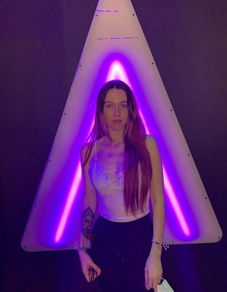 courtneymarsh__ pornographic model gallery