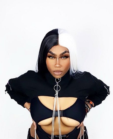 Tenuzen pornstar high quality picture