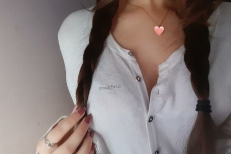 GoodGiirl18 pornstar xxx images