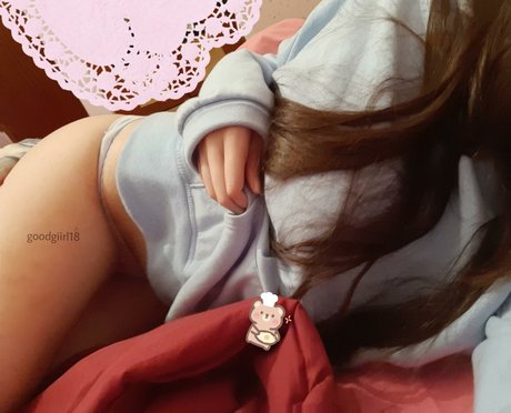 GoodGiirl18 pretty pornstar photos