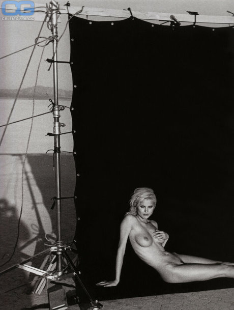 Eva Herzigova pornstar perfect archive