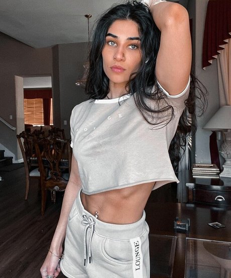 Nylawho hd model image