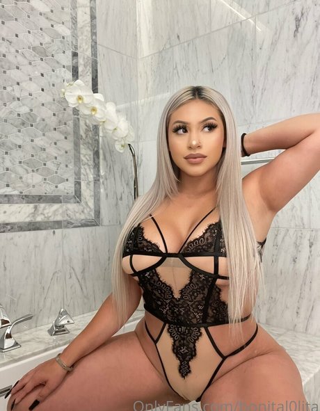 Bonital0lita model erotic pics