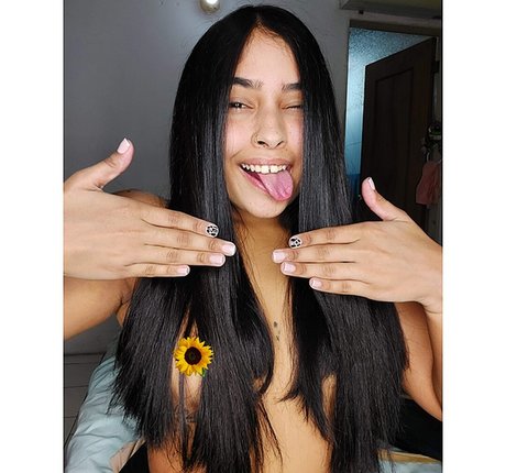 sgeminis2 naked pornstar photo