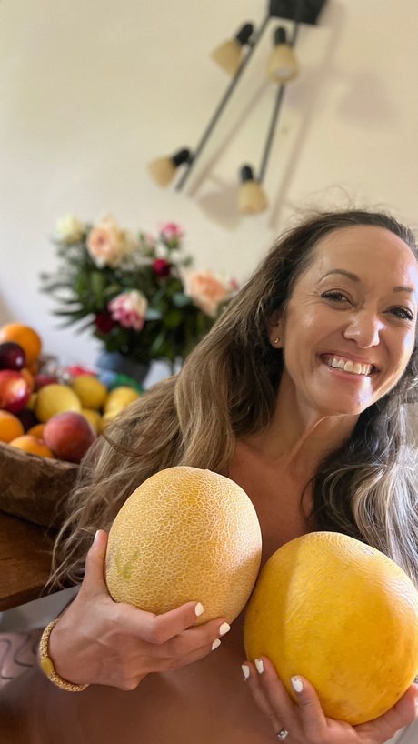 Kino MacGregor sex model archive