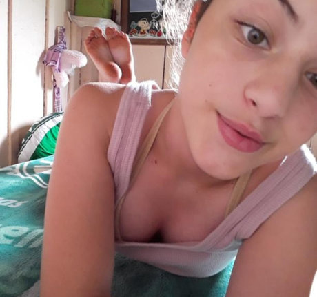 Friend s Pretty Feet erotic model galleries