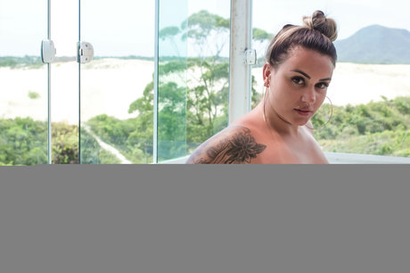 Revista Secret high quality actress pictures