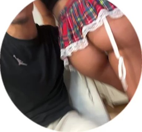 Capi naked model picture