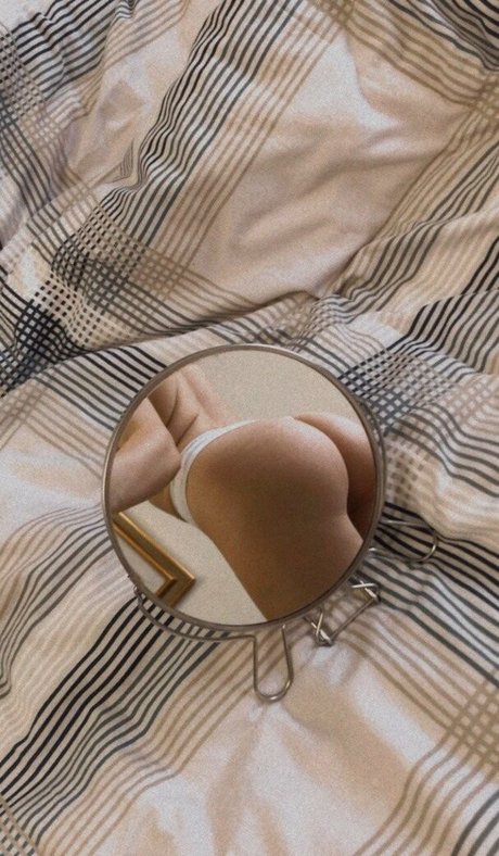 libiazar nude pornstar pic