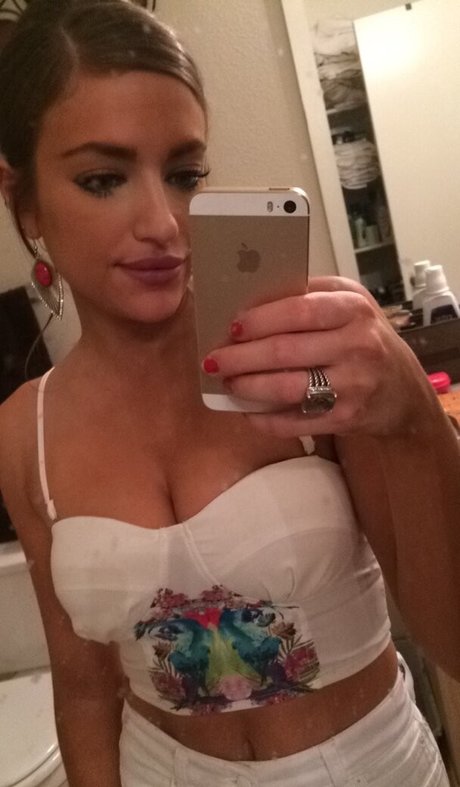 Lauren Bedford Russell nudes actress pics