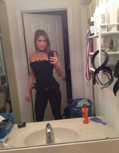 Lauren Bedford Russell porn model pic