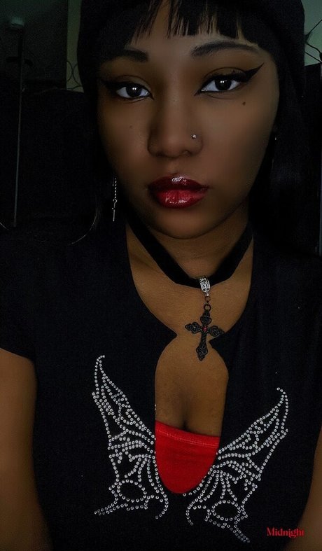 sierraemari hot actress galleries