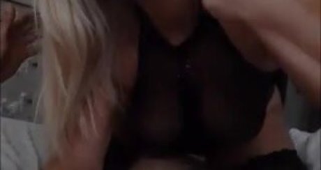 sarahwitheels model porn pictures