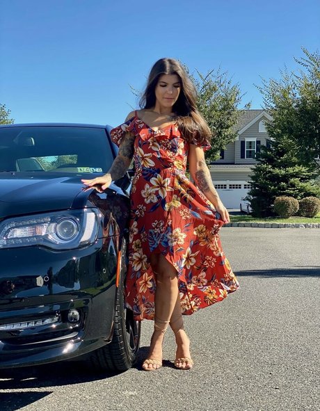 SuchaGoodGirlDanie model adult pictures