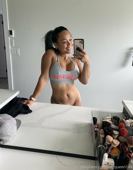 Ice queen143 hot star picture