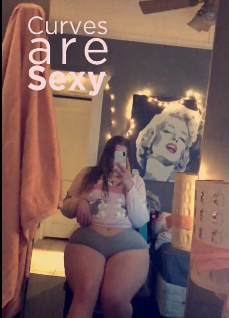 Xo mollymae art model pic