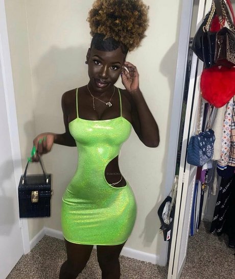 Cyn Kaine pornstar adult picture