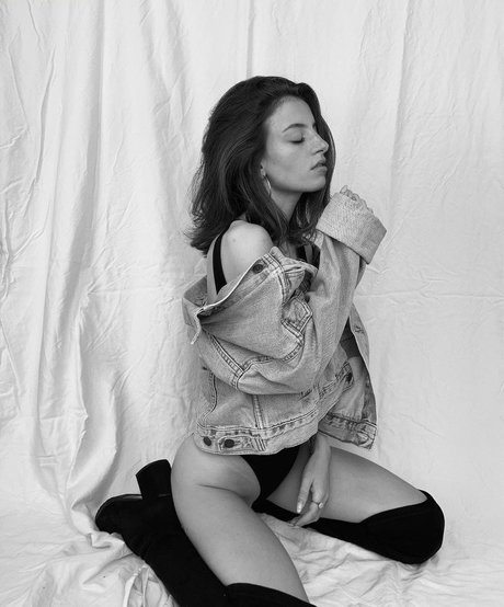 Noga Etkin model pretty pic