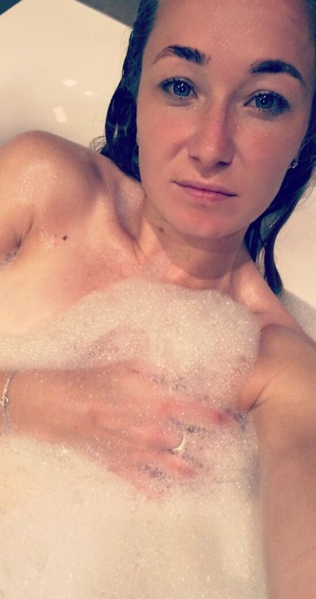 Julia Glushko free model img