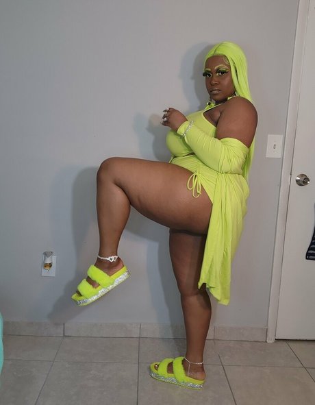 DivineJinn star exclusive pictures